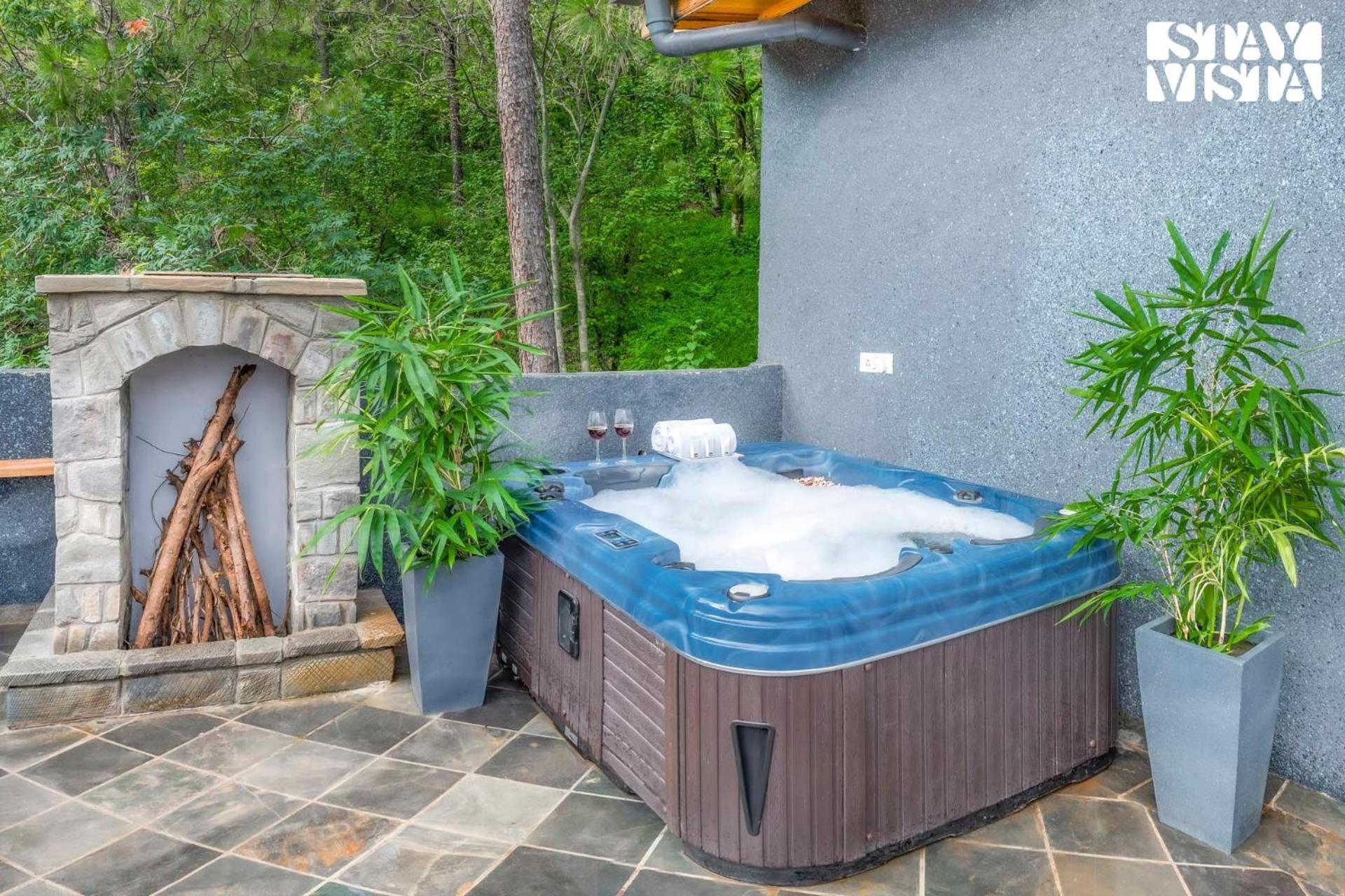 Stayvista At Sylvana Villas With Lawn, Bbq And Jacuzzi Касаулі Екстер'єр фото